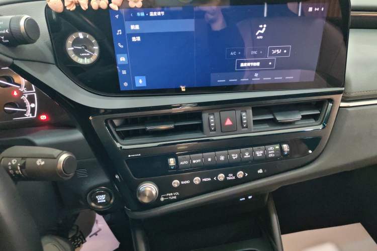 Used Lexus ES 2022 200 Excellence Edition
