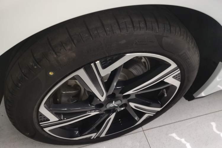 Used Hongqi EH7 2024 640 Pro+ All-Wheel Drive Right Rear Wheel Hub