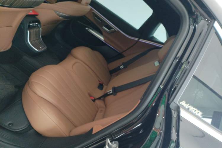 Used Mercedes-Benz E-Class New Energy 2024 E 350 e L Plug-in Hybrid Sedan