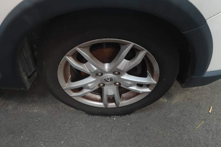 Used Changan CX20 2014 1.4L IMT Sunroof Navigation Version China IV Standard
