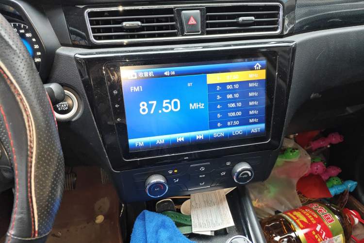 Used Dongfeng Fengon 580 2016 1.5T Manual Luxury Edition Audio And AC Panel