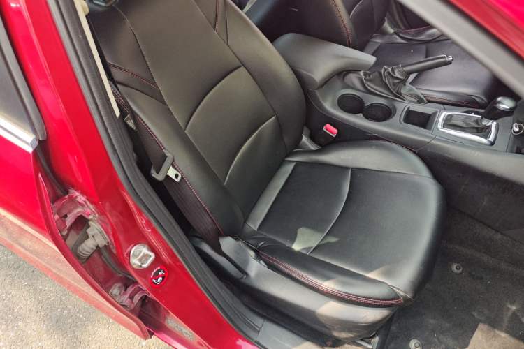 Used Mazda 3 Axela 2014 Sedan 1.5L Automatic Comfort Model