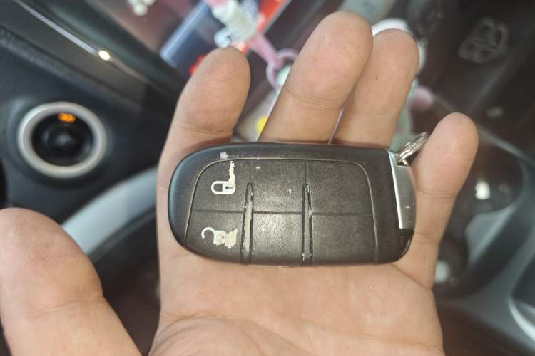 Used Dodge Journey 2013 2.4L Two-Wheel Drive Luxury Version