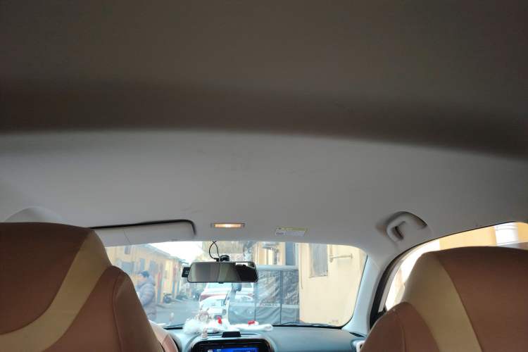 Used Roewe Clever 2021 302 km New Four-Seater Super-Efficient Version
