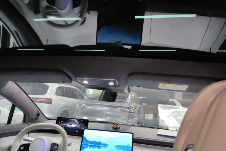 Used Hima Luxeed S7 2025 855 km Max