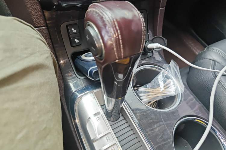 Used Buick Enclave 2014 3.6L Two-Wheel Drive Elite Comfort Version