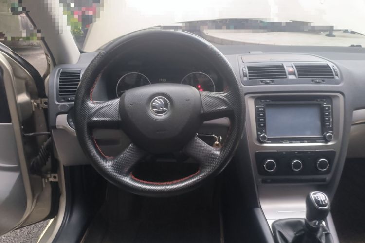 Used Skoda Octavia 2014 1.6L Manual Eado Edition