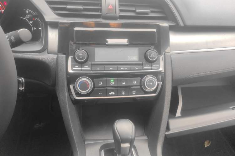 Used Honda Civic 2016 180TURBO CVT Comfort Version
