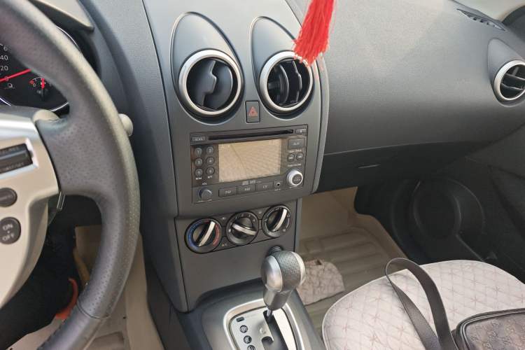 Used Nissan Qashqai 2012 2.0 XL Fire CVT 2WD Audio And AC Panel
