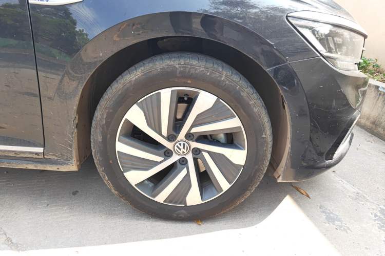 Used Volkswagen Passat New Energy 2020 430 PHEV Hybrid Luxury Edition China VI Standard Right Front Wheel Hub