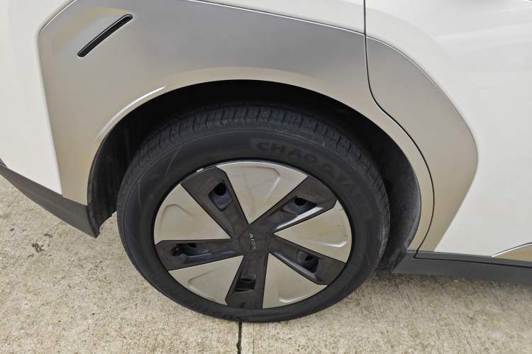 Used AION Y 2023 Younger
