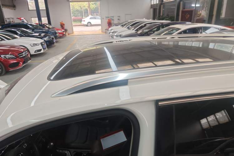 Used Volkswagen Tiguan L 2021 330TSI Automatic Two-Wheel Drive Smart Edition Roof