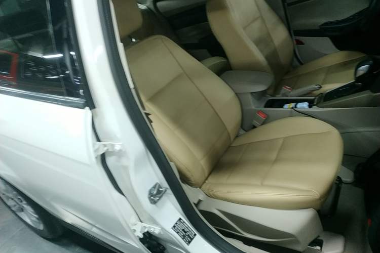 Used Ford Focus 2015 Sedan 1.6L Automatic Comfort Model
