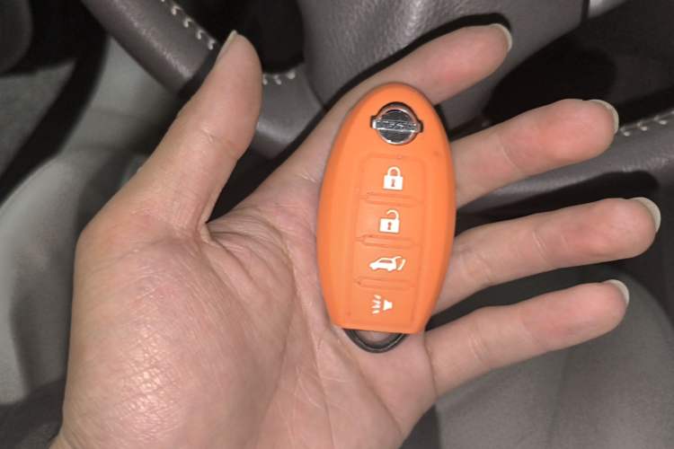 Used Nissan Sylphy 2014 1.6XV CVT Deluxe Edition Vehicle Key