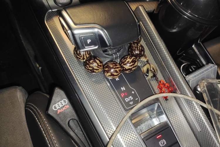 Used Audi A6L 2019 40 TFSI Luxury Dynamic Model Gear Lever