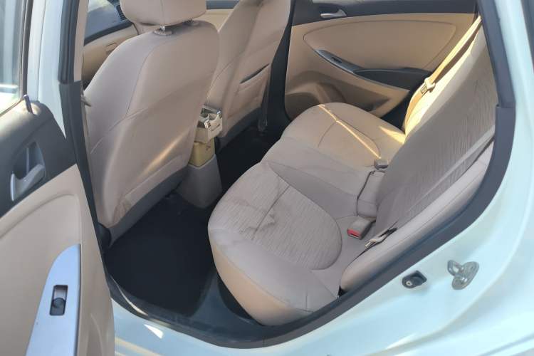 Used Hyundai Verna (older generation) 2014 1.4L Manual Smart GLS Trim
