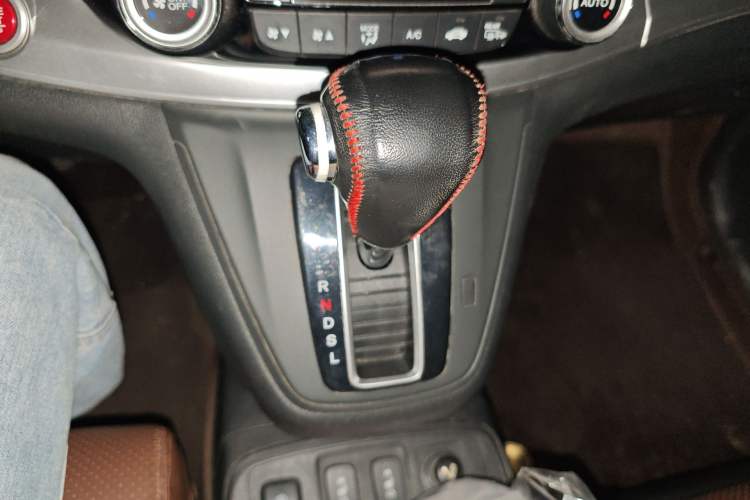 Used Honda CR-V 2015 2.4L two-wheel drive luxury version
