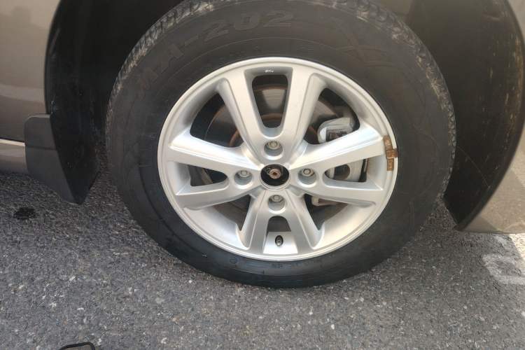 Used Nissan Sylphy 2018 Classic 1.6XE Manual Comfort Edition Right Front Wheel Hub