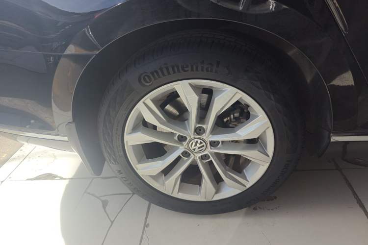 Used Volkswagen Magotan 2019 330TSI DSG Luxury Model China V Standard Right Rear Wheel Hub
