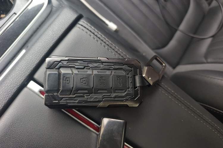 Used Hongqi HS5 2023 2.0T Four-Wheel Drive Flagship Pro Edition Interior 1