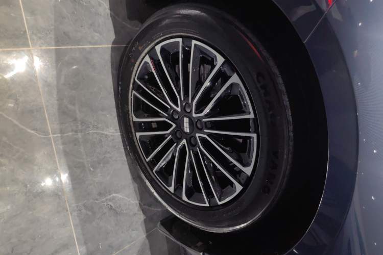 Used Geely Galaxy 8 2025 130km EM-i Deluxe Edition
