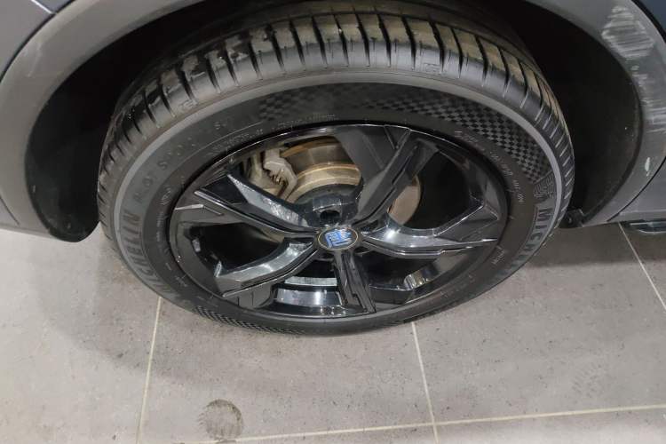 Used BYD Tang New Energy 2021 DM-i 112KM Prestige Model Right Rear Wheel Hub