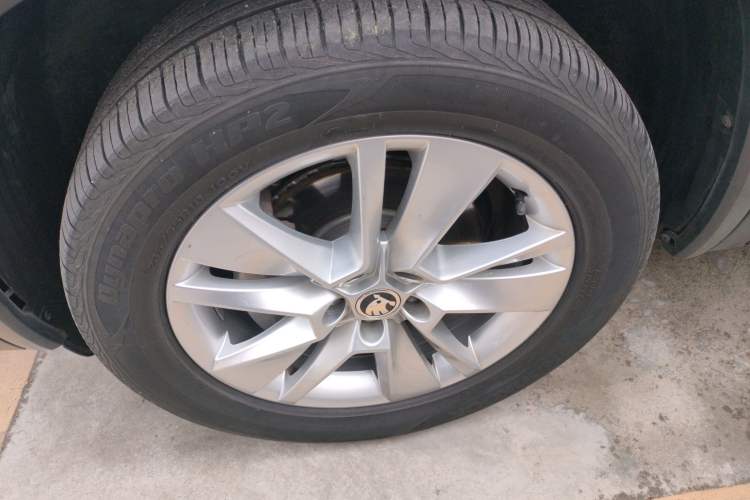 Used Skoda Kodiaq 2019 Facelifted TSI330 5-Seater Two-Wheel-Drive Luxury Enjoyment Edition China VI Standard