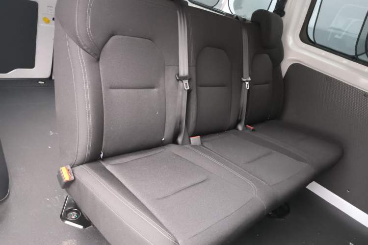 Used Ford Transit 2023 2.0T Gasoline Manual Multifunction Commercial Vehicle Short Wheelbase Low Roof 5/6 Seats