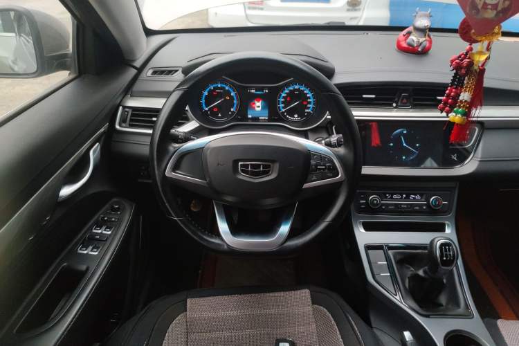 Used Geely Auto Emgrand 2019 Leading Edition 1.5L Manual Luxury Model China VI Standard