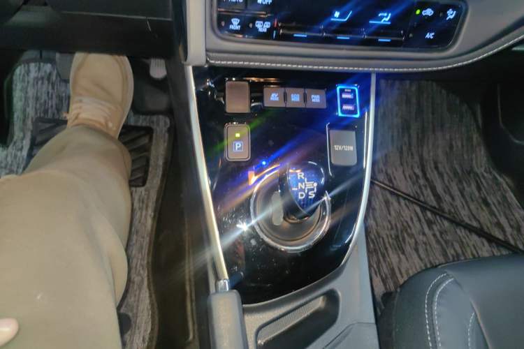 Used Toyota Corolla 2017 Revised Dual-Engine 1.8L E-CVT Elite Edition