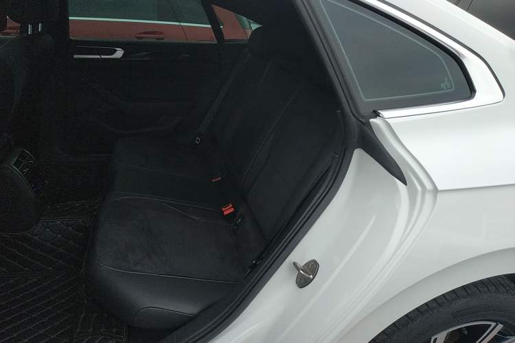 Used Volkswagen FAW-Volkswagen CC 2025 330TSI Ignite All-Inclusive Edition Left Rear Seat