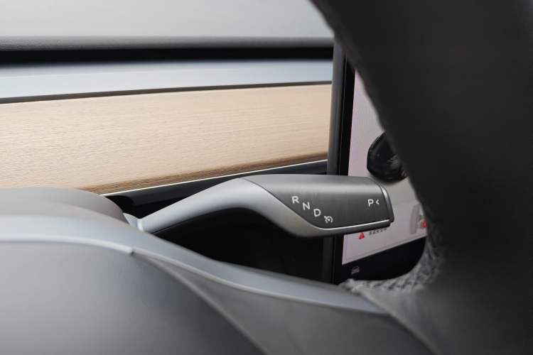 Used Tesla Model Y 2021 Long-Range All-Wheel-Drive Version
