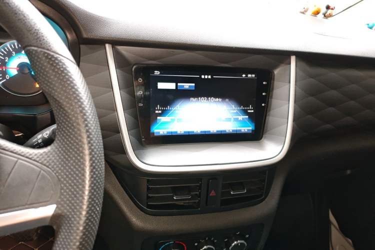 Used Jinbei Gold Hiace M Classic 2023 1.5L Travel Lion Passenger Vehicle 5/6/7 Seats
