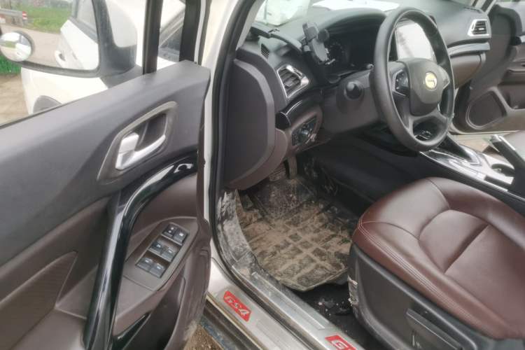 Used GAC Trumpchi GS4 2015 200T G-DCT Elite Edition Driver Seat