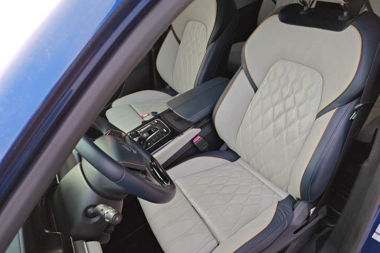 Used BYD Tang New Energy 2022 EV 635 km All-Wheel-Drive Flagship Model
