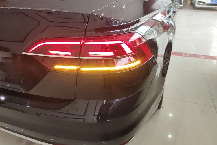 Used Volkswagen Phideon 2018 Revised Version 380TSI Two-Wheel Drive Business Edition