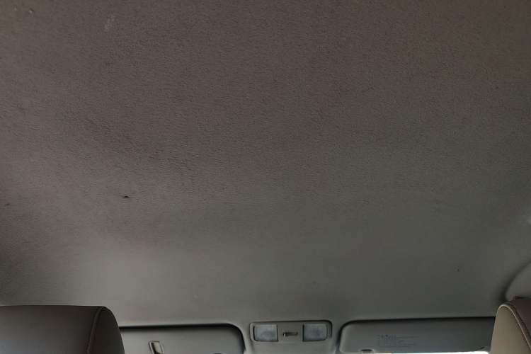 Used Hyundai Verna (older generation) 2014 1.4L Automatic Smart GLS Headliner