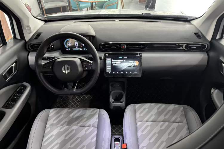 Used Leapmotor T03 2025 310 Comfort Edition Center Console