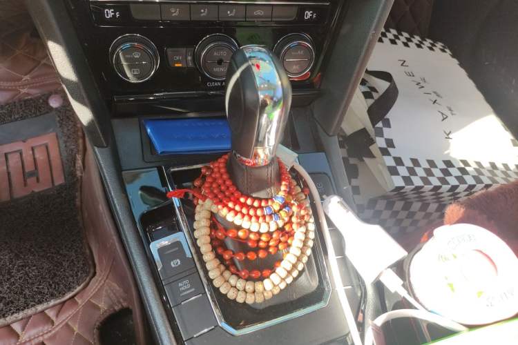 Used Volkswagen Lamando 2015 280TSI DSG Comfort Edition Gear Lever