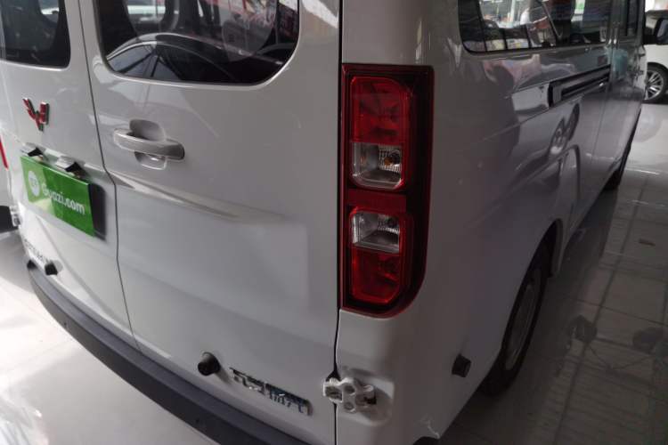 Used Wuling Yangguang 2025 Model 400km Bus Edition—Comfort Edition
