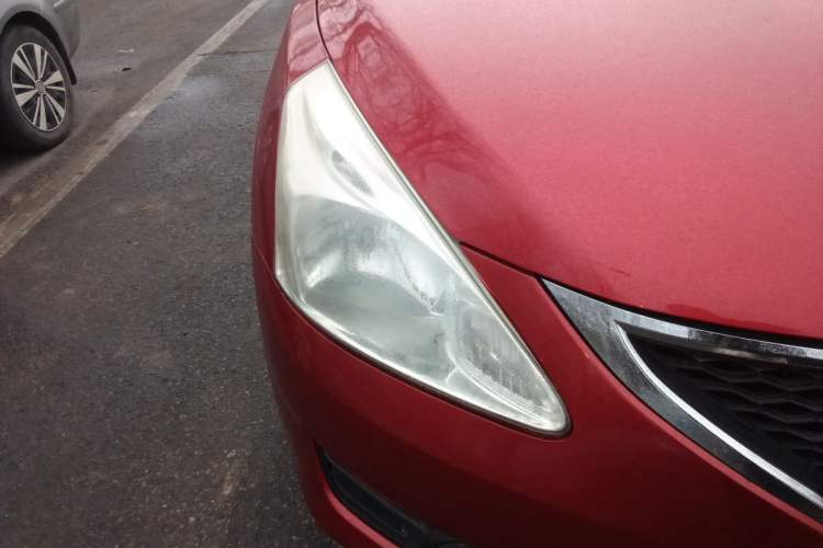 Used Nissan Tiida 2011 1.6L CVT Smart Version Right Front Headlight