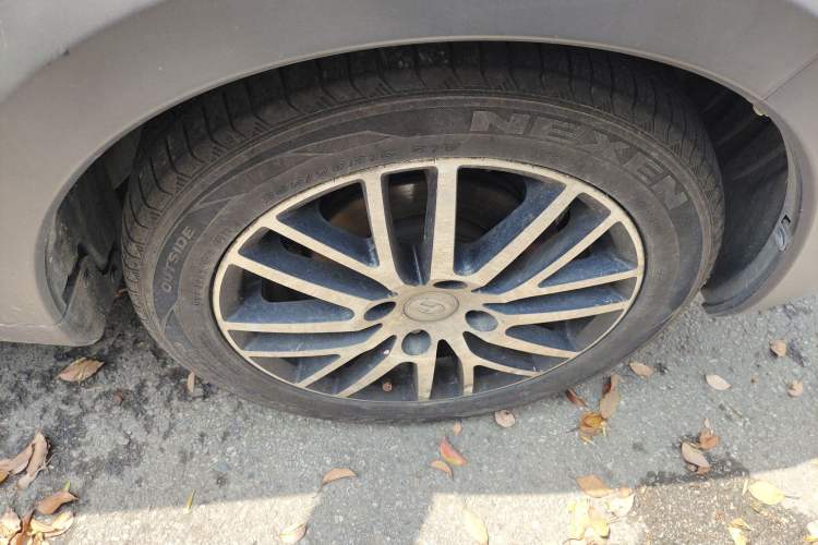 Used BAIC Changhe Q25 2016 1.5L Automatic Lehui Edition Right Front Wheel Hub