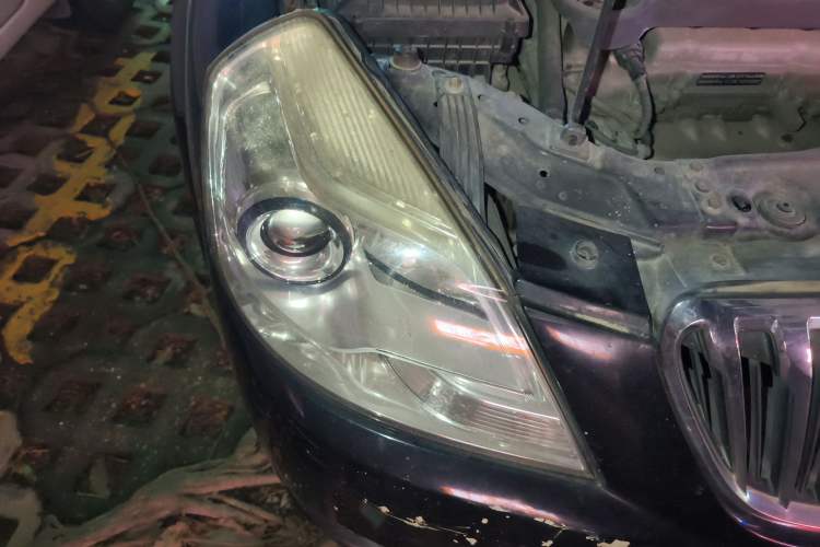 Used Buick Excelle 2013 1.5L Manual Luxury Model Right Front Headlight