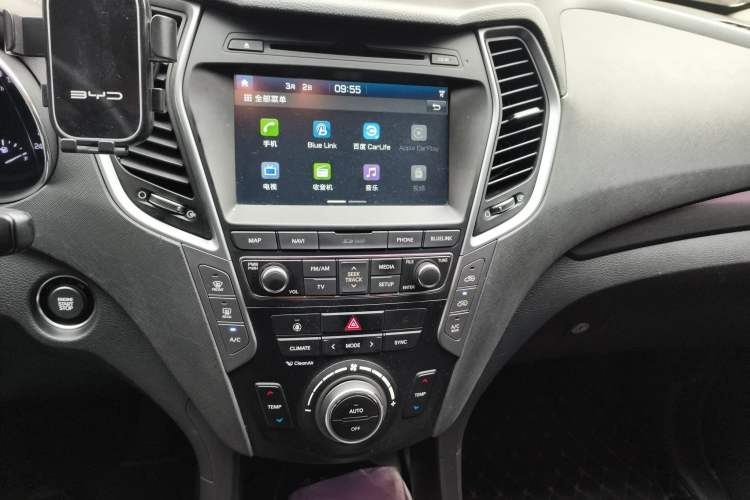 Used Hyundai Santa Fe 2017 2.0T Automatic Two-Wheel Drive Smart Version 7 Seats
