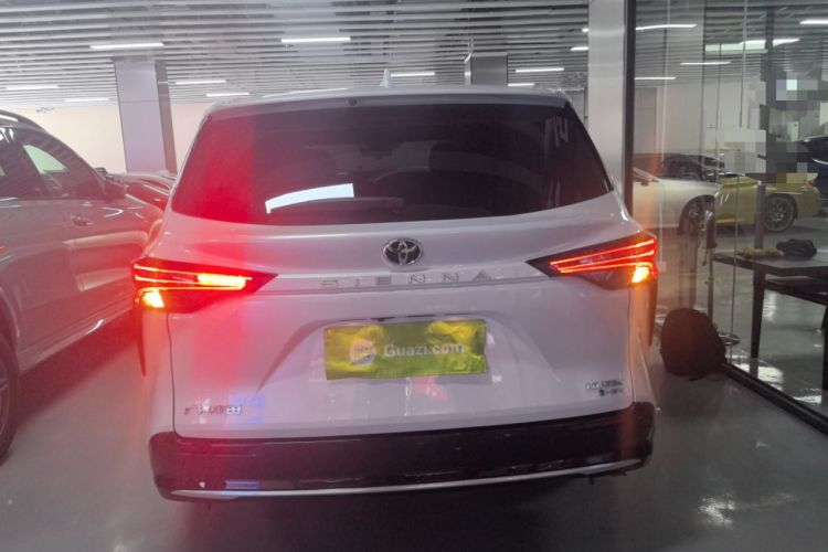 Used Toyota SIENNA 2024 2.5L Hybrid Prestige Deluxe Edition
