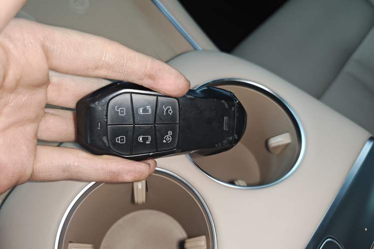 Used XPeng X9 2024 702 Ultra-Long Range Pro