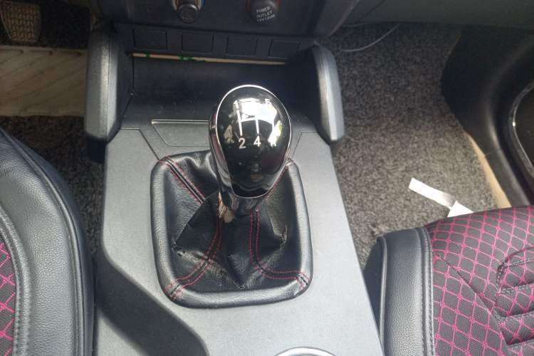 Used Geely Auto GX7 2014 1.8L Manual Elite Model
