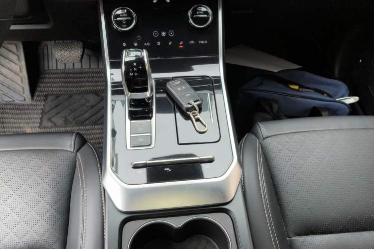 Used Chery Tiggo 8 2019 1.6 TGDI Automatic Luxury Model Gear Lever