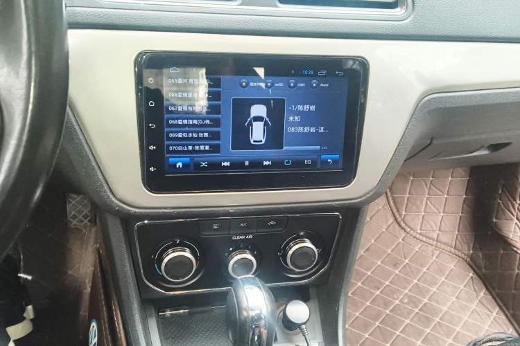 Used Volkswagen Lavida 2015 1.6L Automatic Comfort Edition Audio And AC Panel