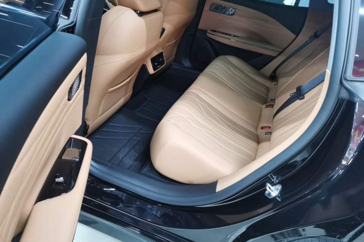 Used Geely Galaxy Galaxy 8 2025 130km EM-i Deluxe Edition
